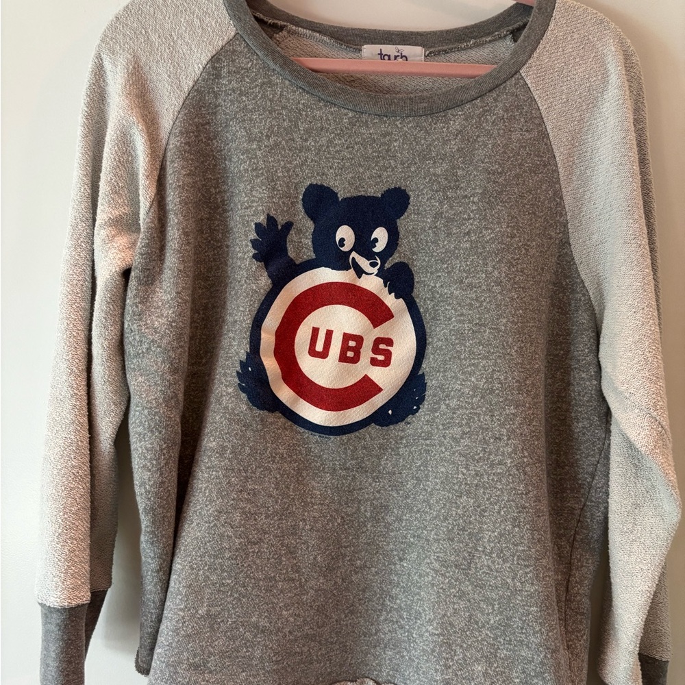 Women’s Gray Chicago Cubs Baseball Sweatshirt